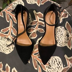 Crown Vintage Women’s Black Suede Ankle Strap Pumps Heels